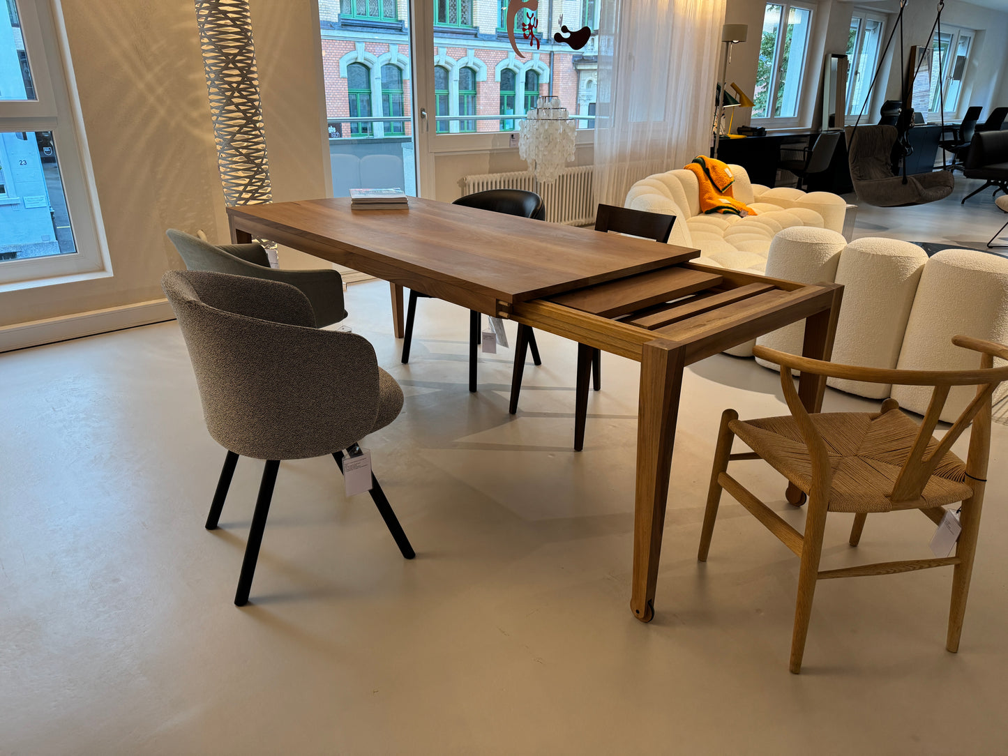 Esprit mit Auszug - Ausstellungsstück